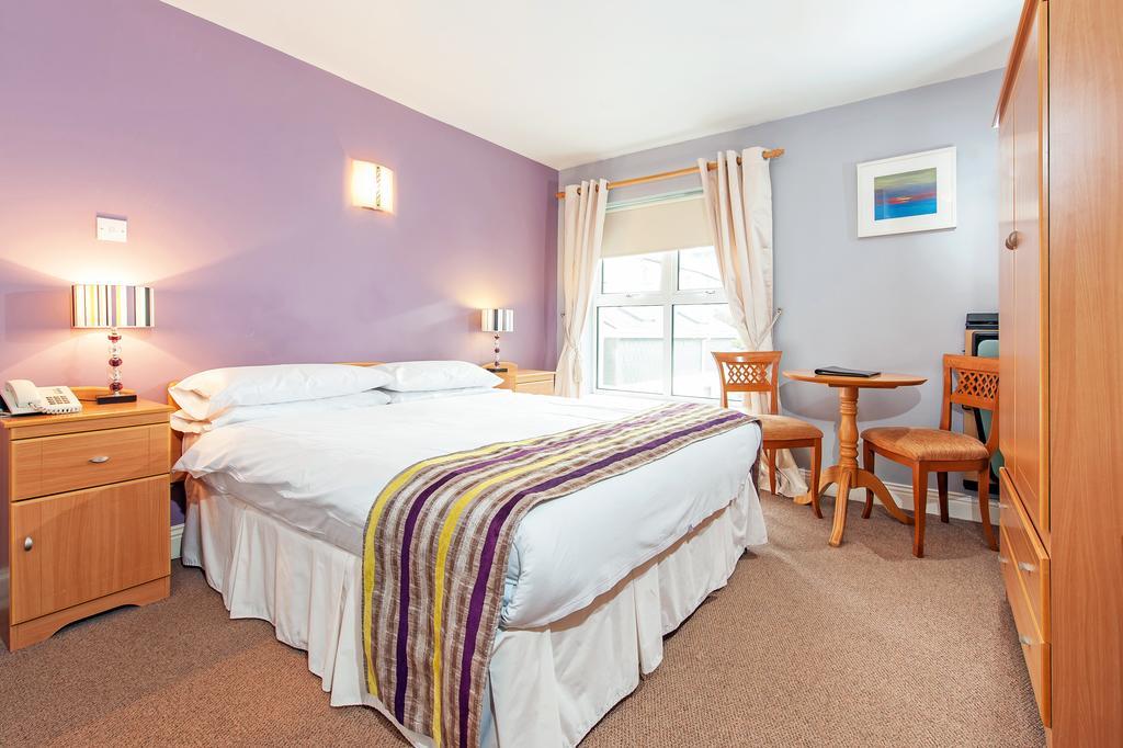 The Old Imperial Hotel Youghal Habitación foto